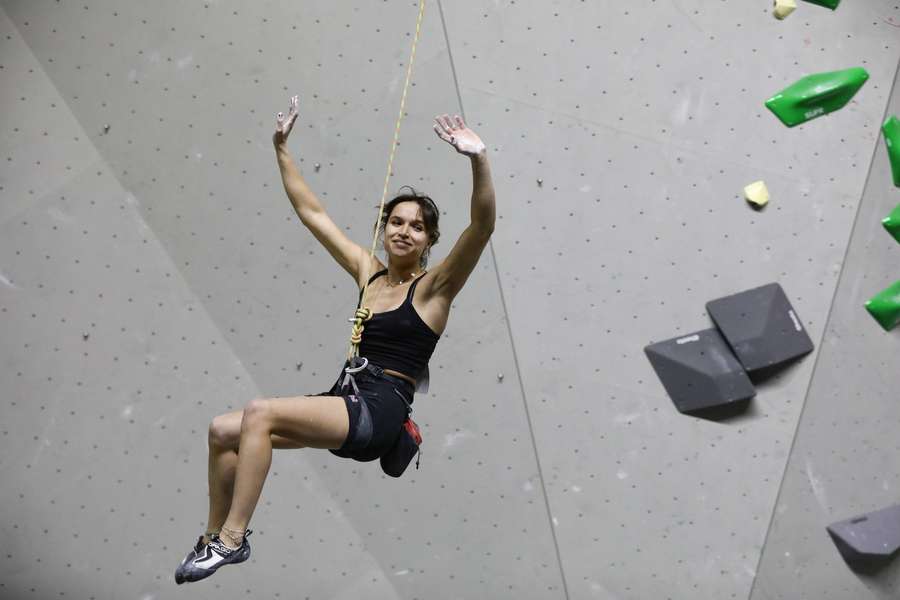 Déjà qualifiée, Oriane Bertone attend de savoir qui l'accompagnera à Paris.