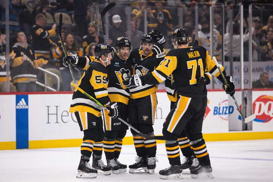 Pittsburgh Penguins var nærmest ustoppelige foran mål, da de natten til søndag sejrede 10-2 mod San Jose Sharks.
