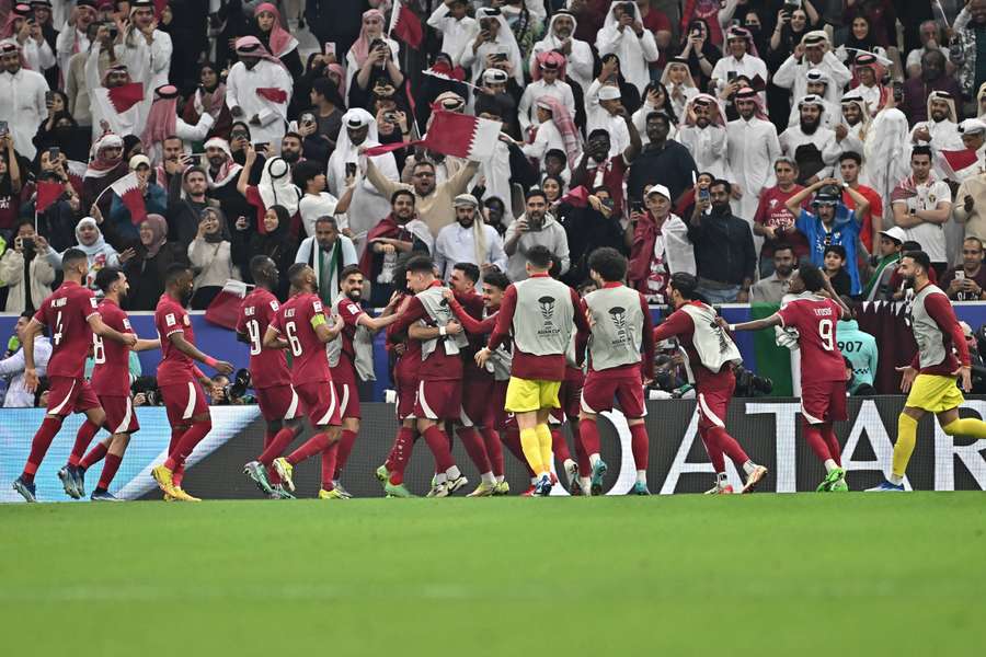 Piłkarze Kataru obronili trofeum Pucharu Azji. Hat-trick Afifa z rzutów karnych