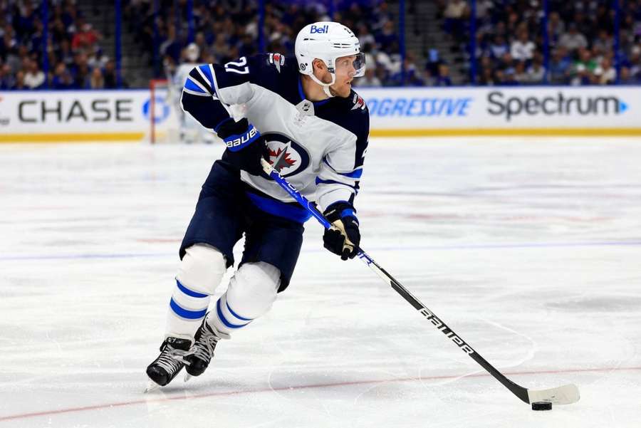 Der venter en længere skadesperiode for Nikolaj Ehlers, der siden 2015 er tørnet ud for Winnipeg Jets. Danskeren skal under kniven for sportsbrok. 