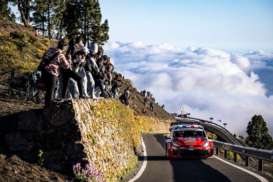 Sébastien Ogier lidera o Rali das Canárias após o primeiro dia completo da competição