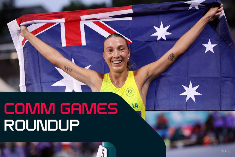 Australia's Rose Davies celebrates winning the Women's 10,000m Final 