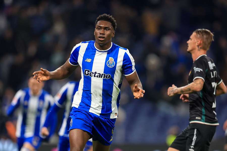 Samu, avançado do FC Porto, bisou frente ao Estrela da Amadora