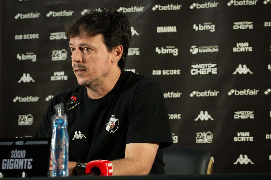 Fernando Diniz garante que dará a vida para tentar tirar o Vasco da situação atual