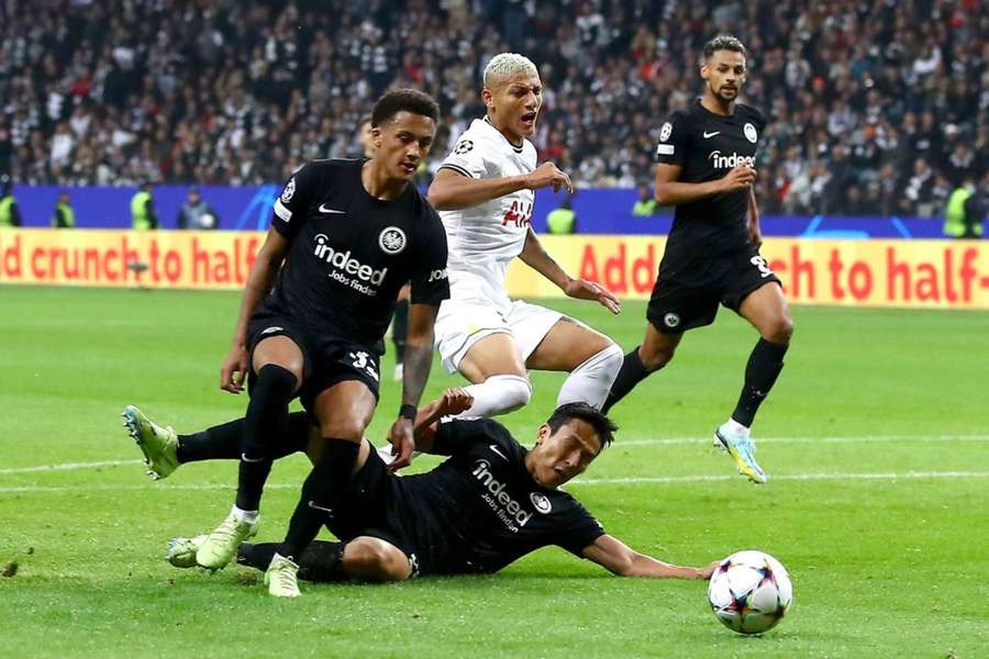 Tottenham frustrated by Frankfurt in goalless Champions League draw