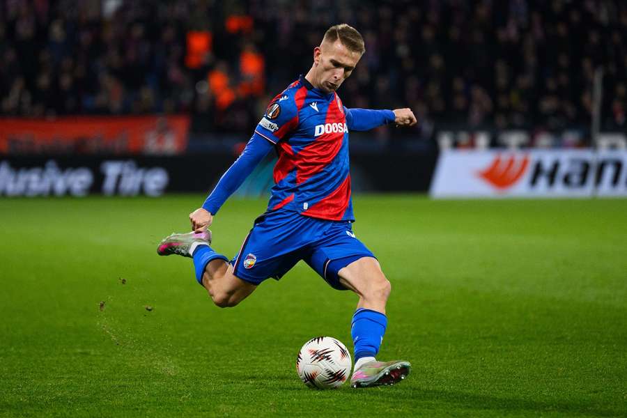 Bosenský reprezentant Memič prodloužil v Plzni. Bosenský reprezentant Memič prodloužil v Plzni.