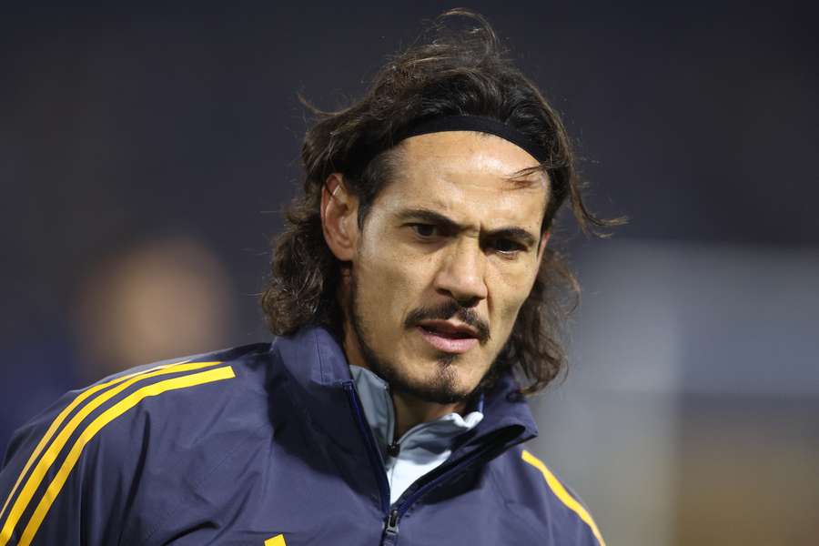 Edinson Cavani não vai defrontar o Benfica