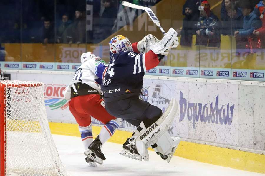 Slovan vyhral prestrelku vo Zvolene, Johnson hetrikom zariadil body pre Zámky