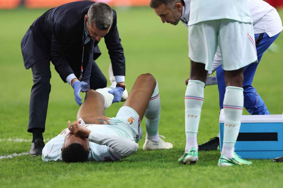 Kylian Mbappé, blessé avant sa sortie face à la Turquie.