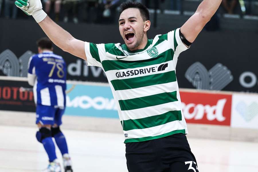 Facundo Navarro foi herói do Sporting Facundo Navarro foi herói do Sporting