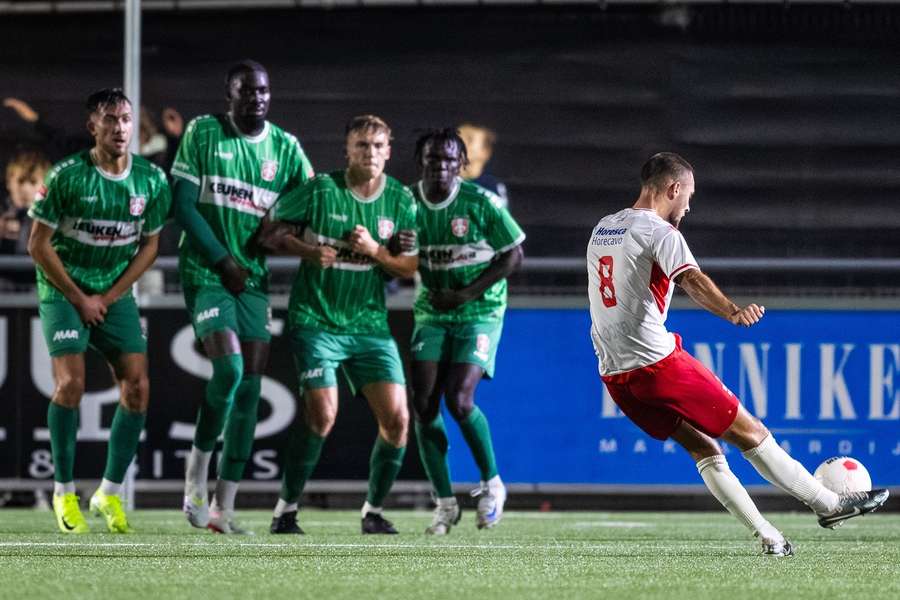 Noordwijk vloert FC Dordrecht na een 0-1 achterstand met 2-1