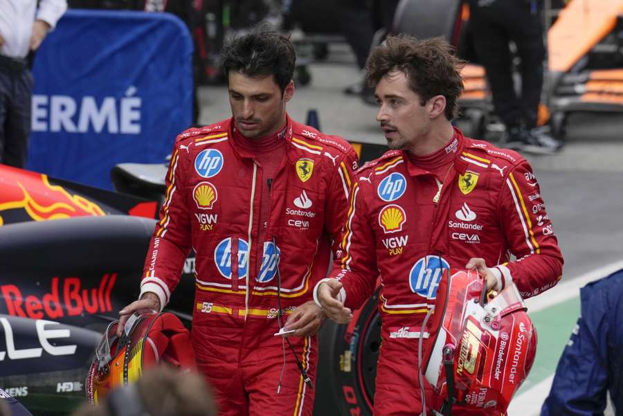 Carlos Sainz en Charles Leclerc zijn weer vrienden