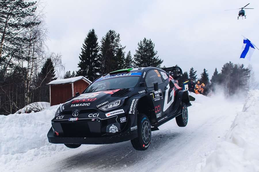 Elfyn Evans em ação no Rali da Suécia