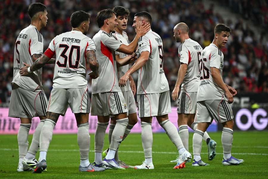 Jogadores do Benfica nos festejos do golo de Ivanovic