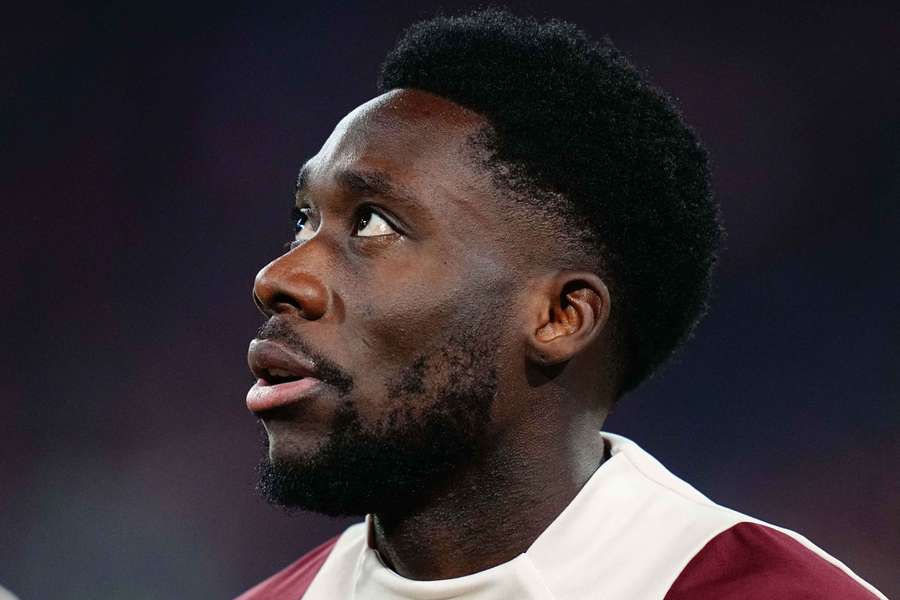 Alphonso Davies y el FC Bayern: ¿Correcaminos en un callejón sin salida?