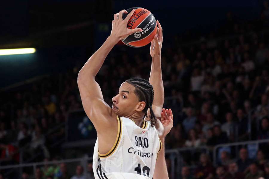 Neal Sako se fait un nom.