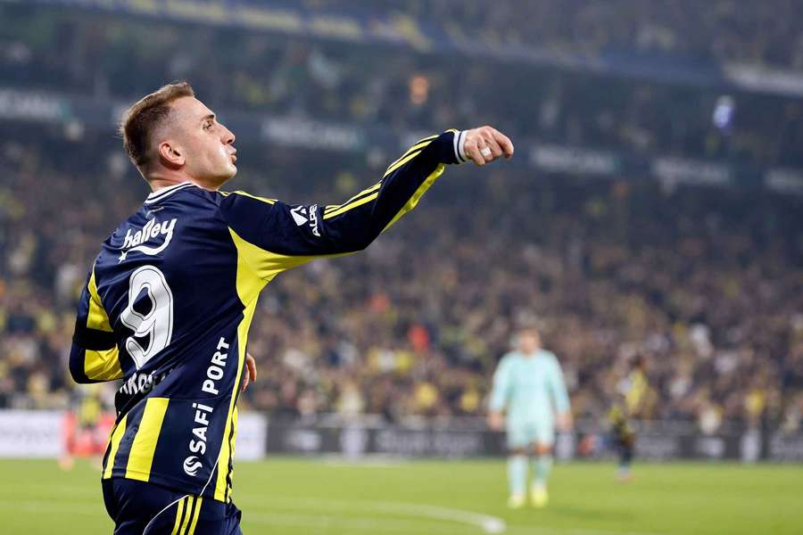 Akturkoglu ao serviço do Fenerbahçe