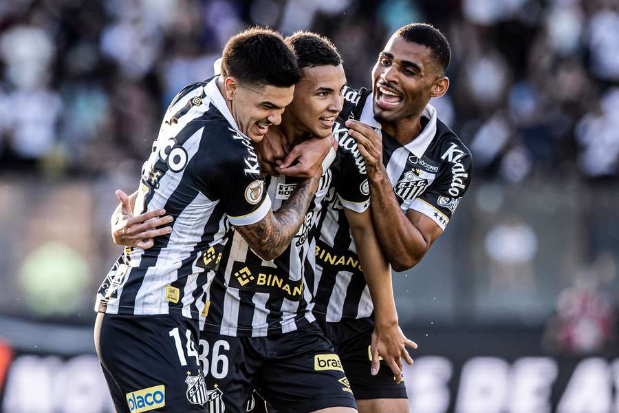 Deivid Washington fez o golo da vitória do Santos