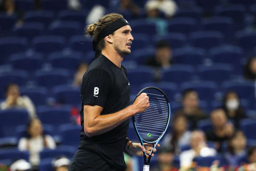Alexander Zverev comemora a chegada aos quartos de final em Pequim