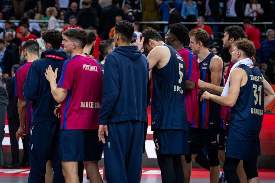 Basketbalisté Barcelony byly po porážce zklamaní.
