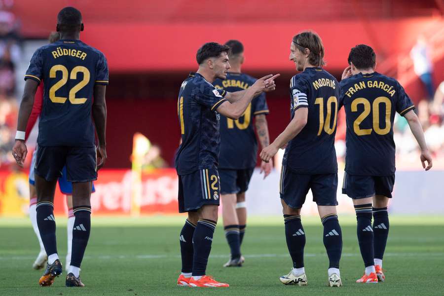 Madrid festeja um golo em Los Cármenes Madrid festeja um golo em Los Cármenes