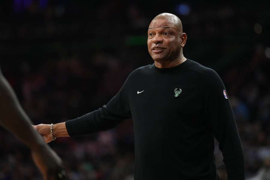 Antrenorul Doc Rivers se retrage după un sezon decepționant cu Milwaukee Bucks Antrenorul Doc Rivers se retrage după un sezon decepționant cu Milwaukee Bucks