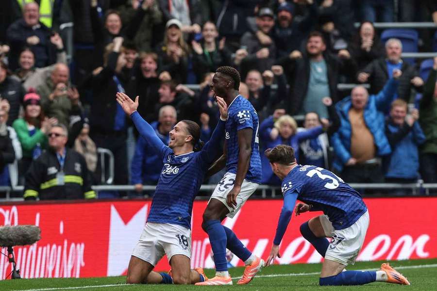 Moyes delighted with Everton fans' push to create new stadium atmosphere Moyes delighted with Everton fans' push to create new stadium atmosphere