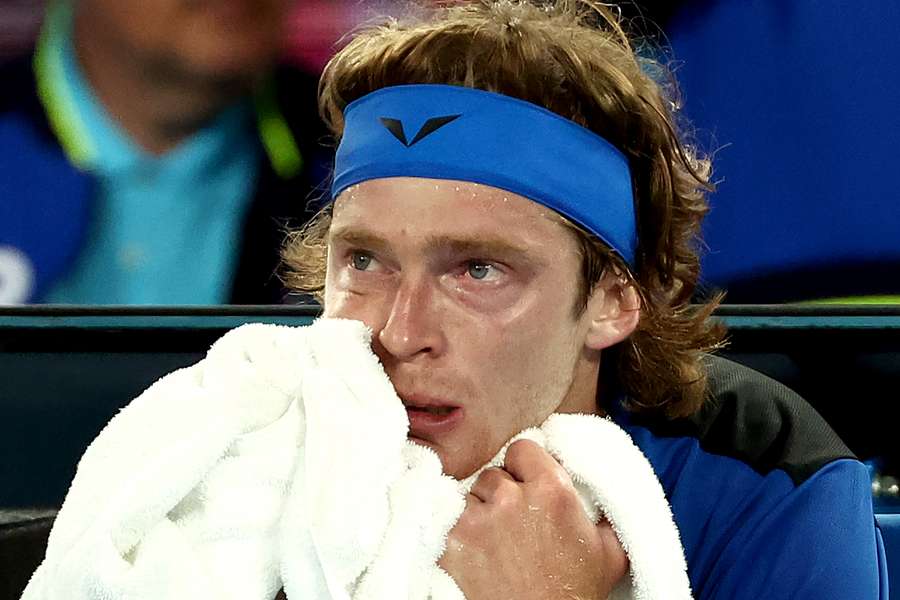 Andrey Rublev, submergé par Novak Djokovic et ses émotions