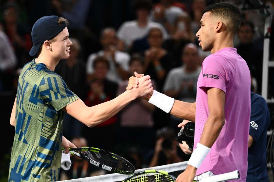 Turniej ATP w Paryżu: Holger Rune pokonuje Augera-Aliassime'a i melduje się w finale turnieju