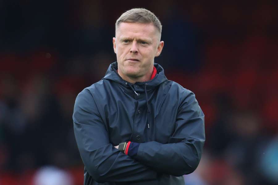 Damien Duff leads Shelbourne to unlikely League of Ireland title, their first in 18 years.