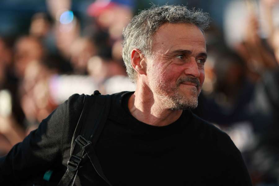 Luis Enrique arrives at the stadium before the Bayern match 