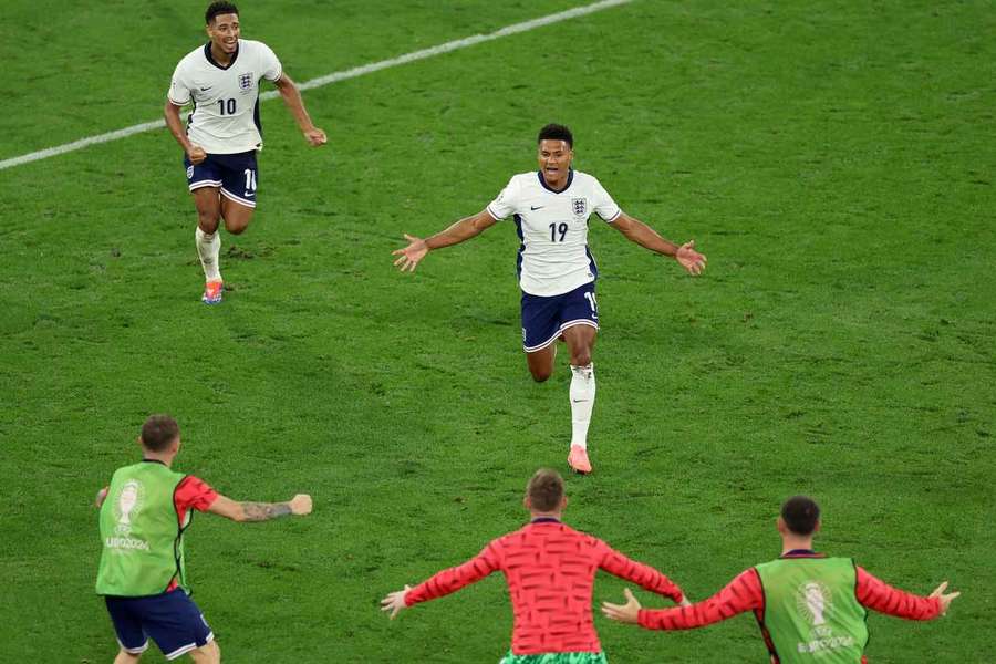 Late Watkins goal sends England to Euros final with Spain