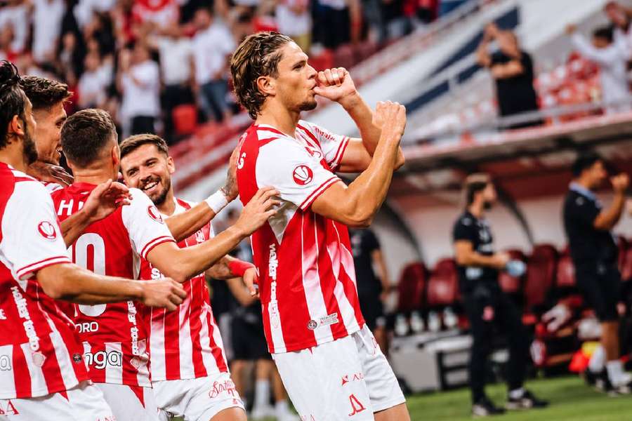 Dinamo - Farul Constanța