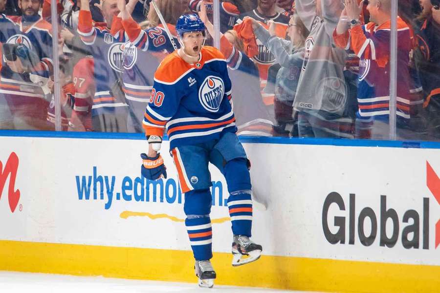 Perry je jedným z nebezpečných článkov tímu Oilers.