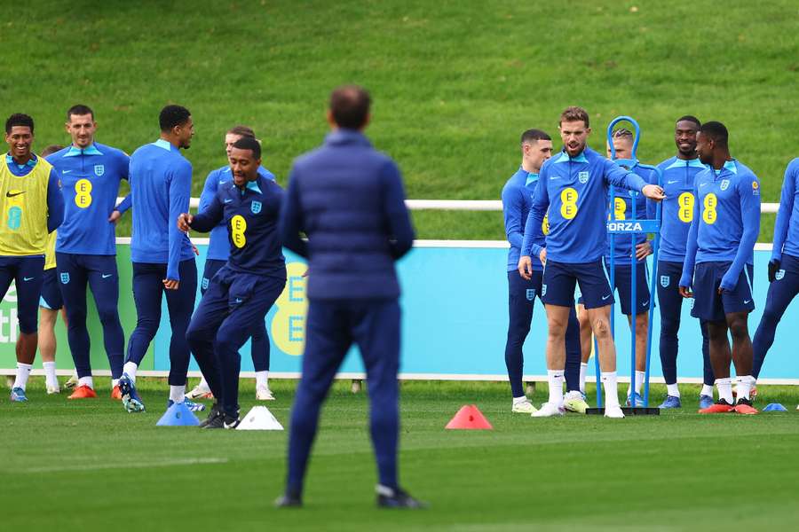 Southgate watches England players in training 