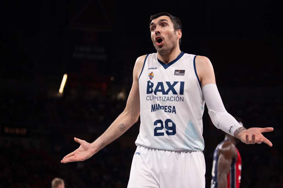 Pierre Oriola seguirá defendiendo la camiseta del BAXI Manresa Pierre Oriola seguirá defendiendo la camiseta del BAXI Manresa