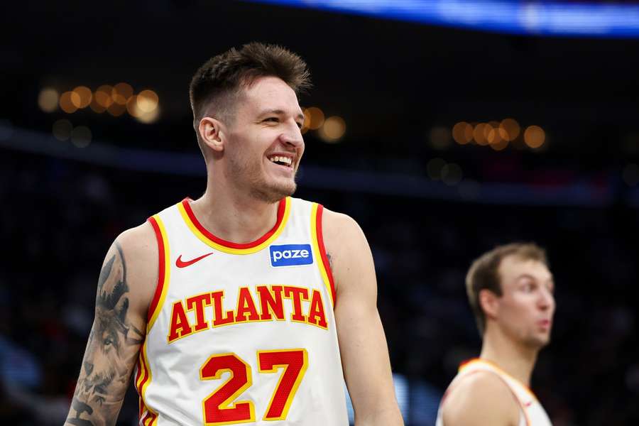 Krejčí má důvody k úsměvům. Krejčí má důvody k úsměvům.