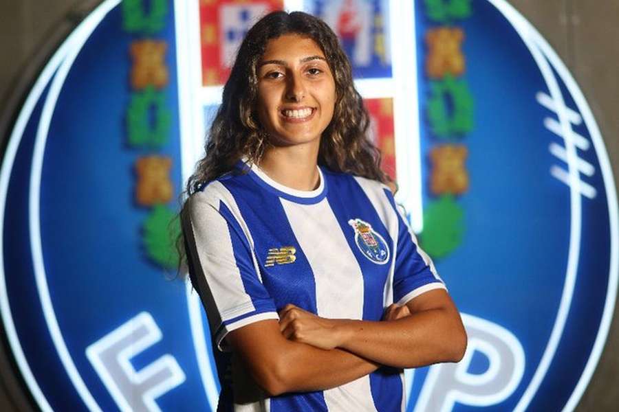 Beatriz Amorim vai continuar no FC Porto