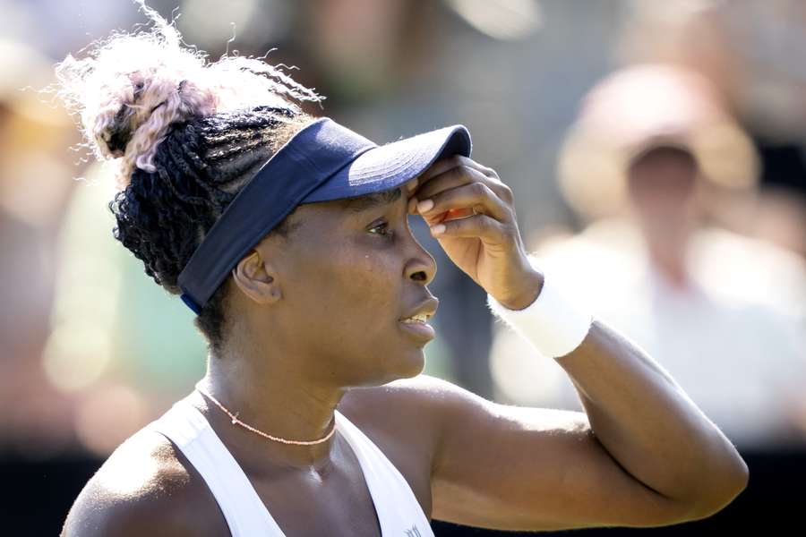 Venus Williams in actie tegen Celine Naef