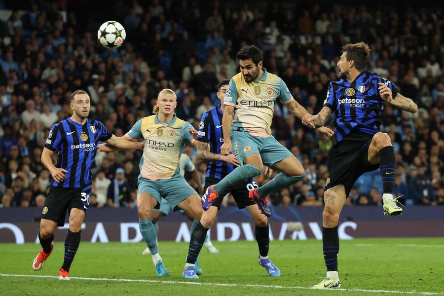 Manchester City's Ilkay Gundogan heads at goal in the 0-0 draw with Inter