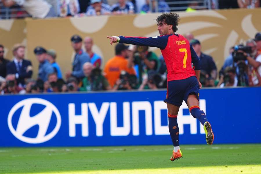 Ferran Torres celebra su gol con España en la final del Mundial ante Argentina Ferran Torres celebra su gol con España en la final del Mundial ante Argentina