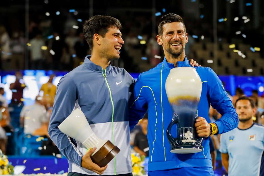 Djokovic e Alcaraz posam depois do jogo