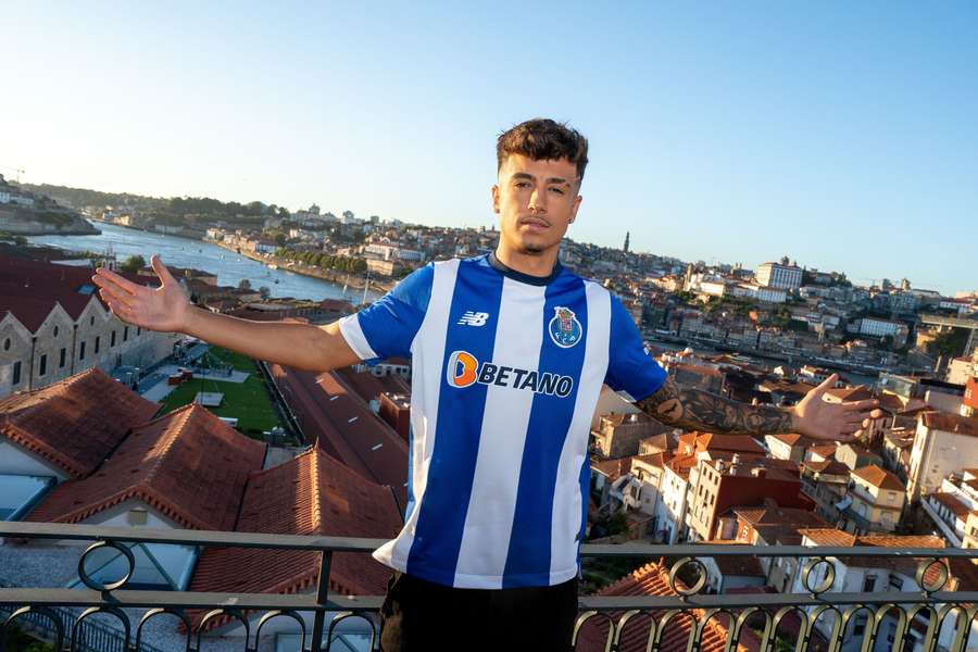 Iván Jaime com a camisola do FC Porto