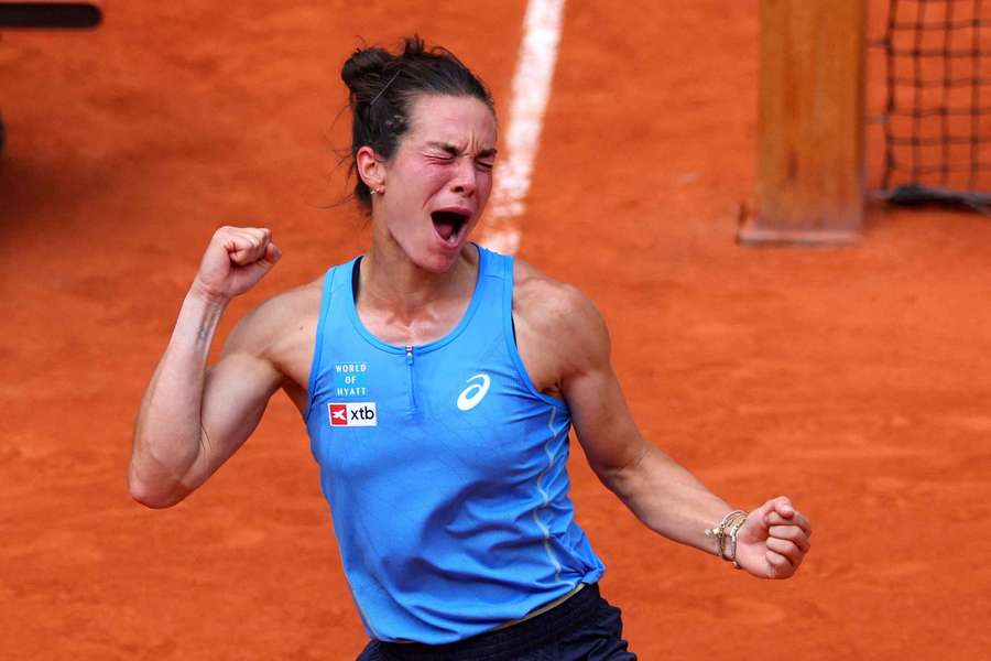 France's Lois Boisson celebrates winning her fourth-round match against Jessica Pegula