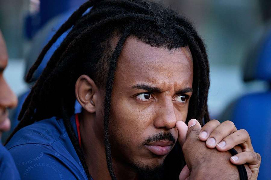Jules Kounde de la Barcelona, pe banca de rezerve la meciul împotriva lui Levante Jules Kounde de la Barcelona, pe banca de rezerve la meciul împotriva lui Levante