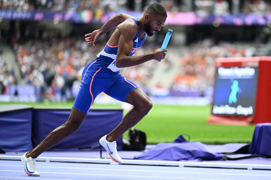 Un atleta francés de París 2024, suspendido por mensajes de odio