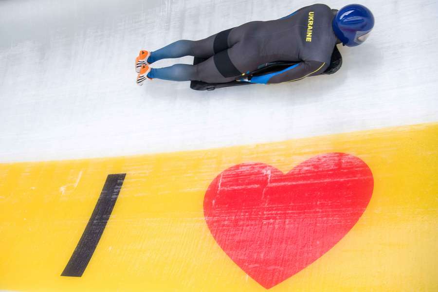 Le porte-drapeau de l'Ukraine fier mais pas sûr que ses proches pourront voir la cérémonie