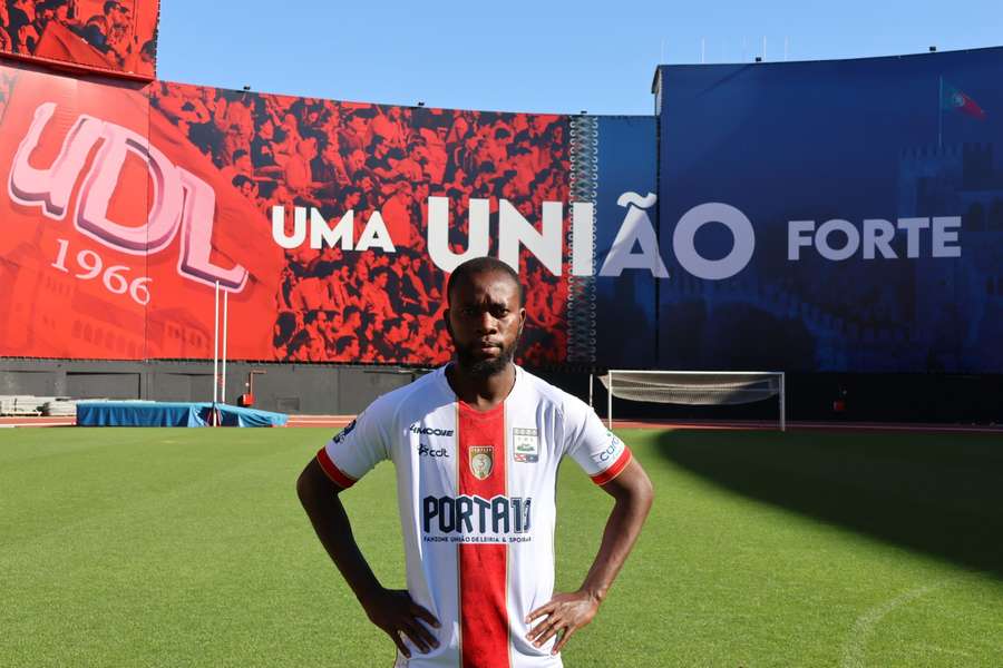 Joseph Amoah, de 29 anos, muda-se para Leiria após nove épocas em Guimarães