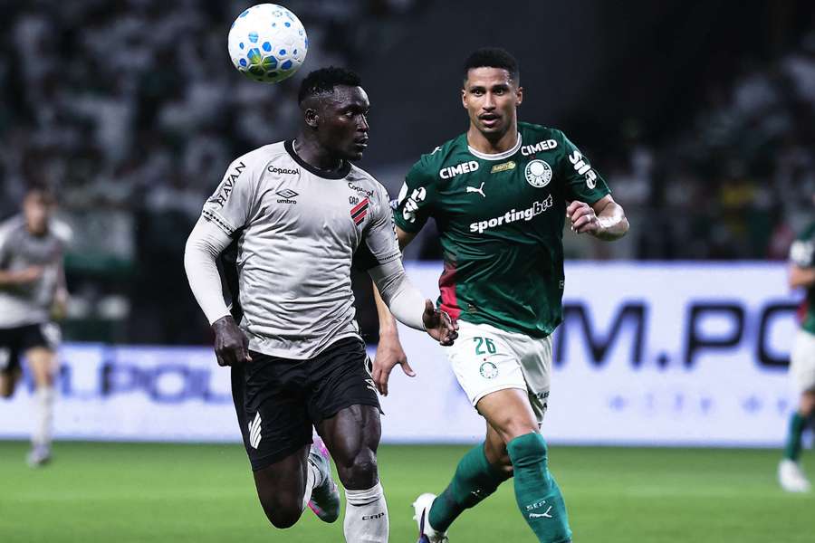 Duelo entre Athletico-PR e Palmeiras promete agitar a 31ª rodada do Brasileirão Duelo entre Athletico-PR e Palmeiras promete agitar a 31ª rodada do Brasileirão