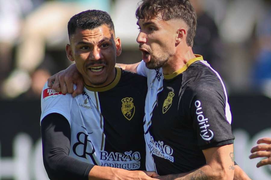 Farense voltou a fazer a festa em casa